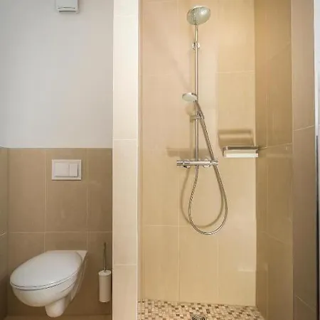 Business-apartment 1 Mit Kueche & Kostenfreiem Parkplatz *